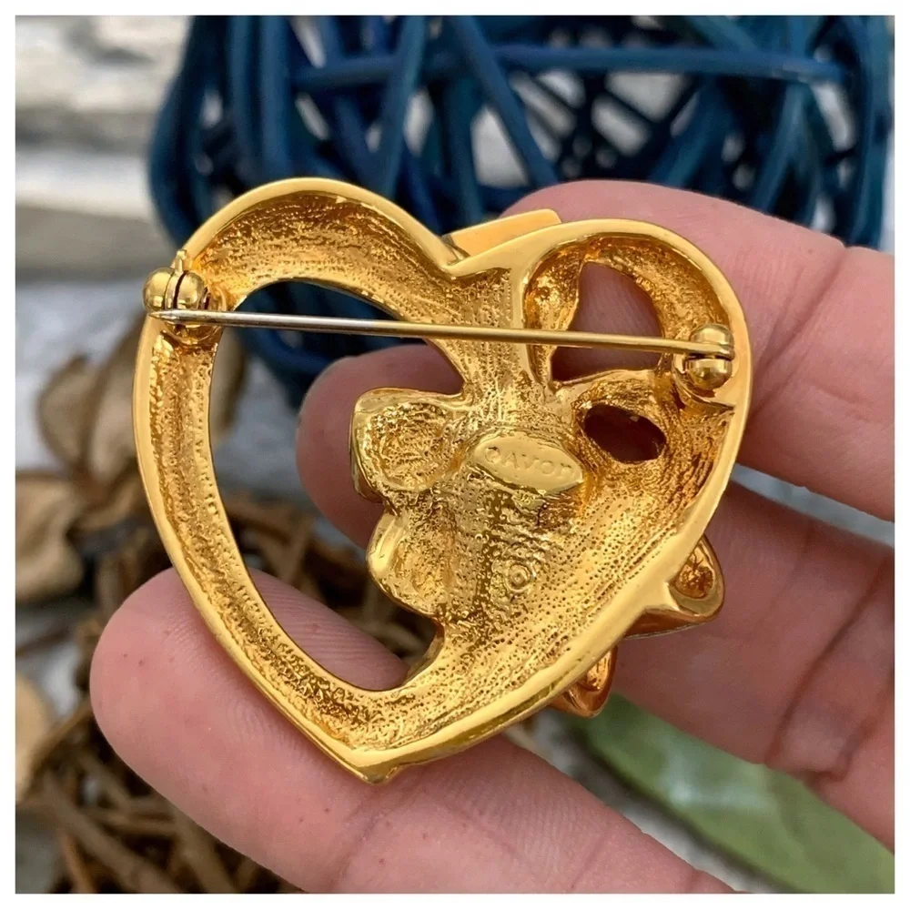 Vintage 1992 Avon October Simulated Pink Tourmaline Birthstone Heart Brooch Pin
